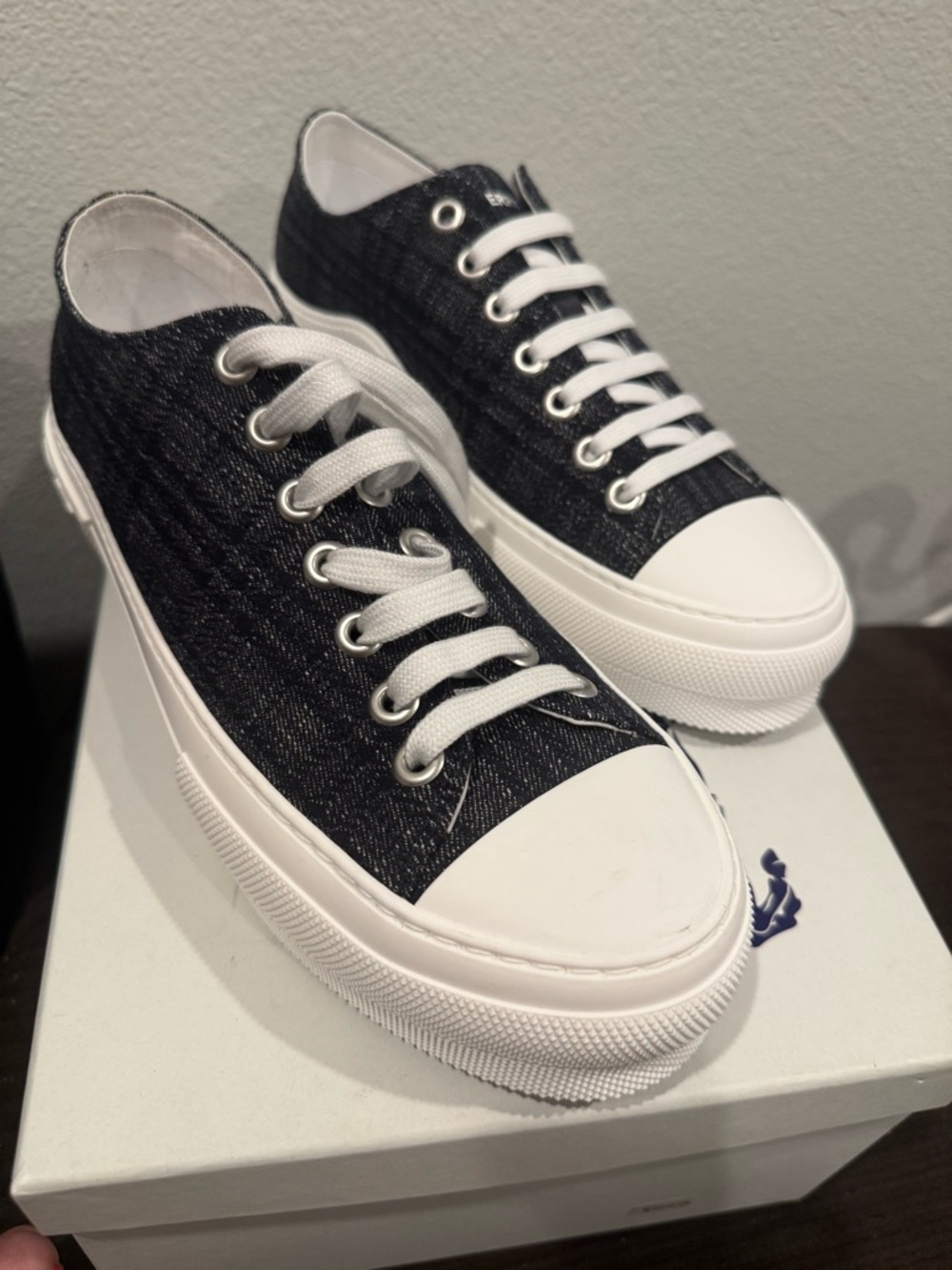 Brand new Burberry denim Canvas Low-Top Sneakers with White Soles size 43 us 10 - Picture 2 of 8